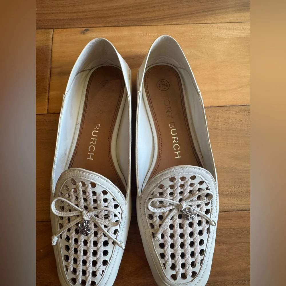 Tory Burch Cream Perforated Leather Loafers with Bow - Picture 4 of 7